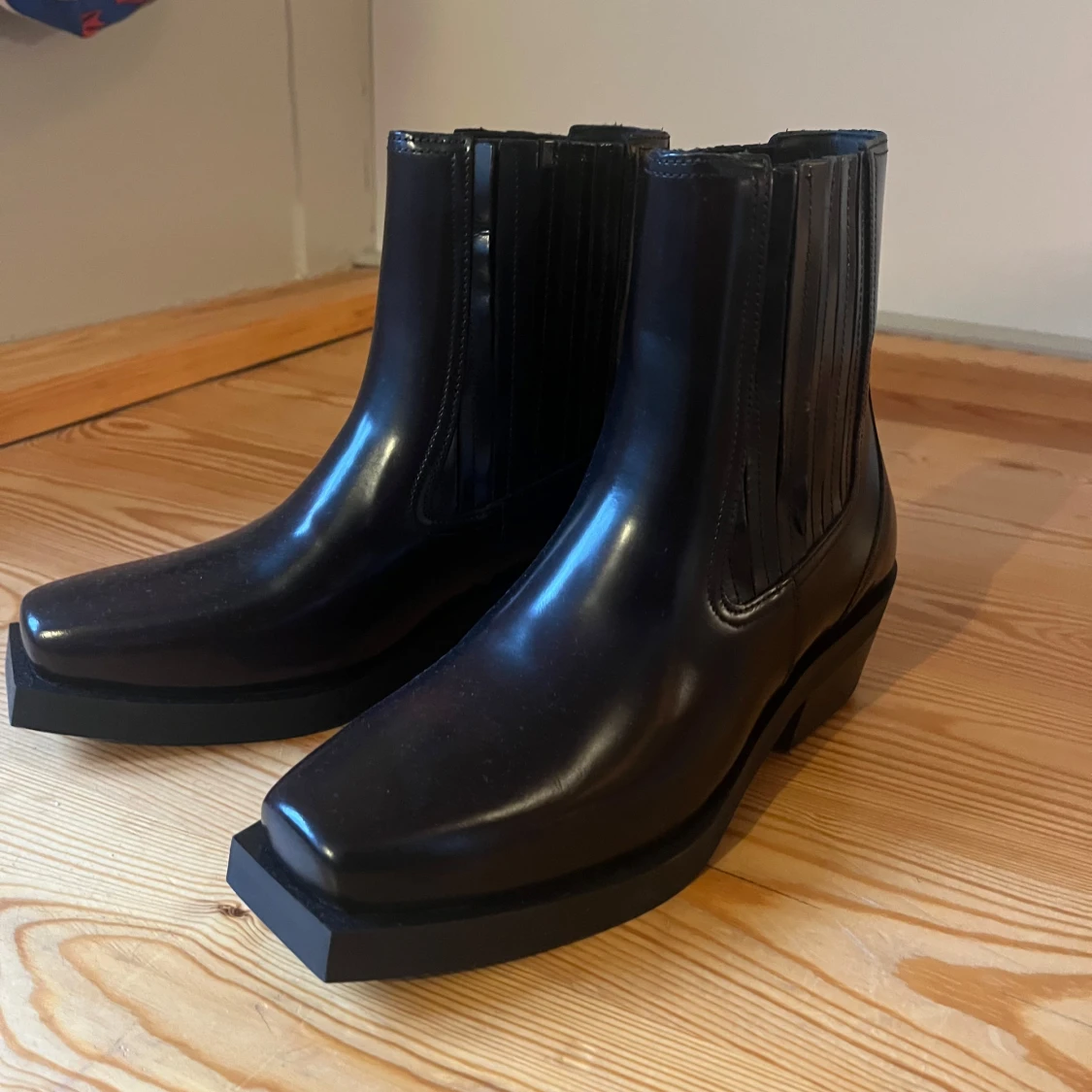 Helt nya chelsea boots i skinn, & Other Stories strl 37 - 3