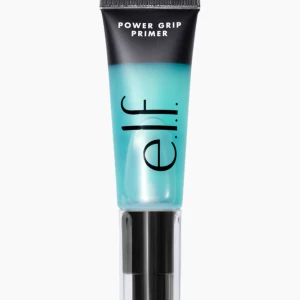 e.l.f. Power Grip Primer - Power Grip Primer från e.l.f. i en genomskinlig blå tub med svart lock. Den gelbaserade primern ger en jämn bas för sminket och hjälper det att sitta längre. Perfekt för dig som vill ha en fräsch och hållbar look hela dagen. Säljer pga att den inte har kommit till användning 