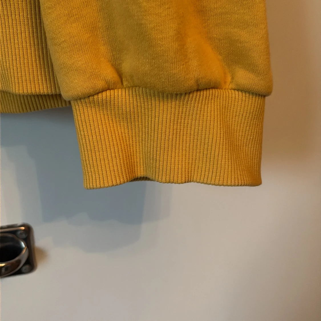 Gul hoodie FEMMETASTIC Gina Tricot - 4