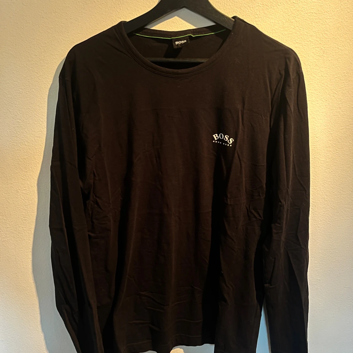 Svart långärmad tröja från BOSS