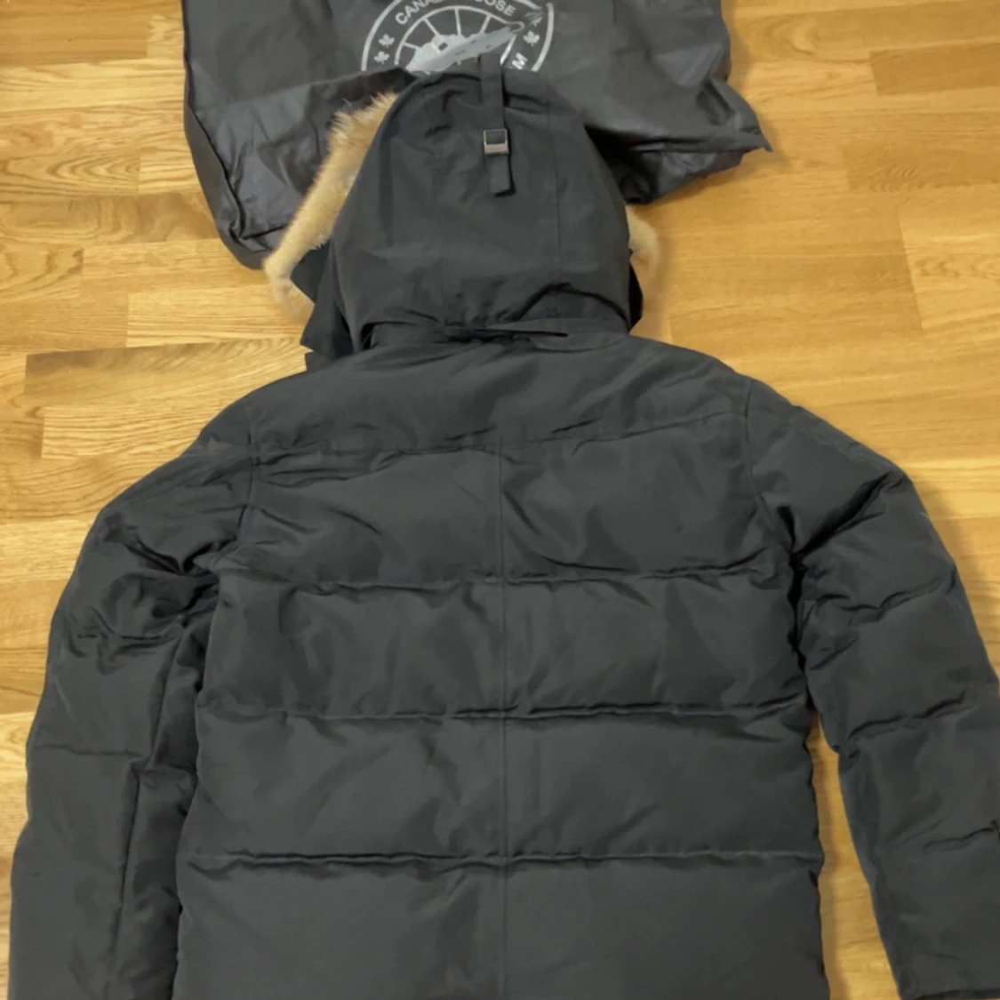 Svart dunjacka från Canada Goose - 1