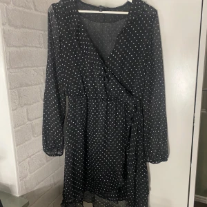 Klänning - Superfin klänning, se bilder för detaljer 