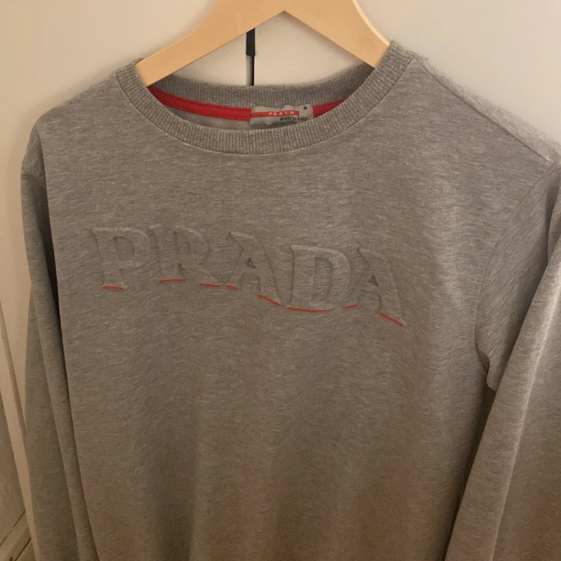 Grå sweatshirt från Prada