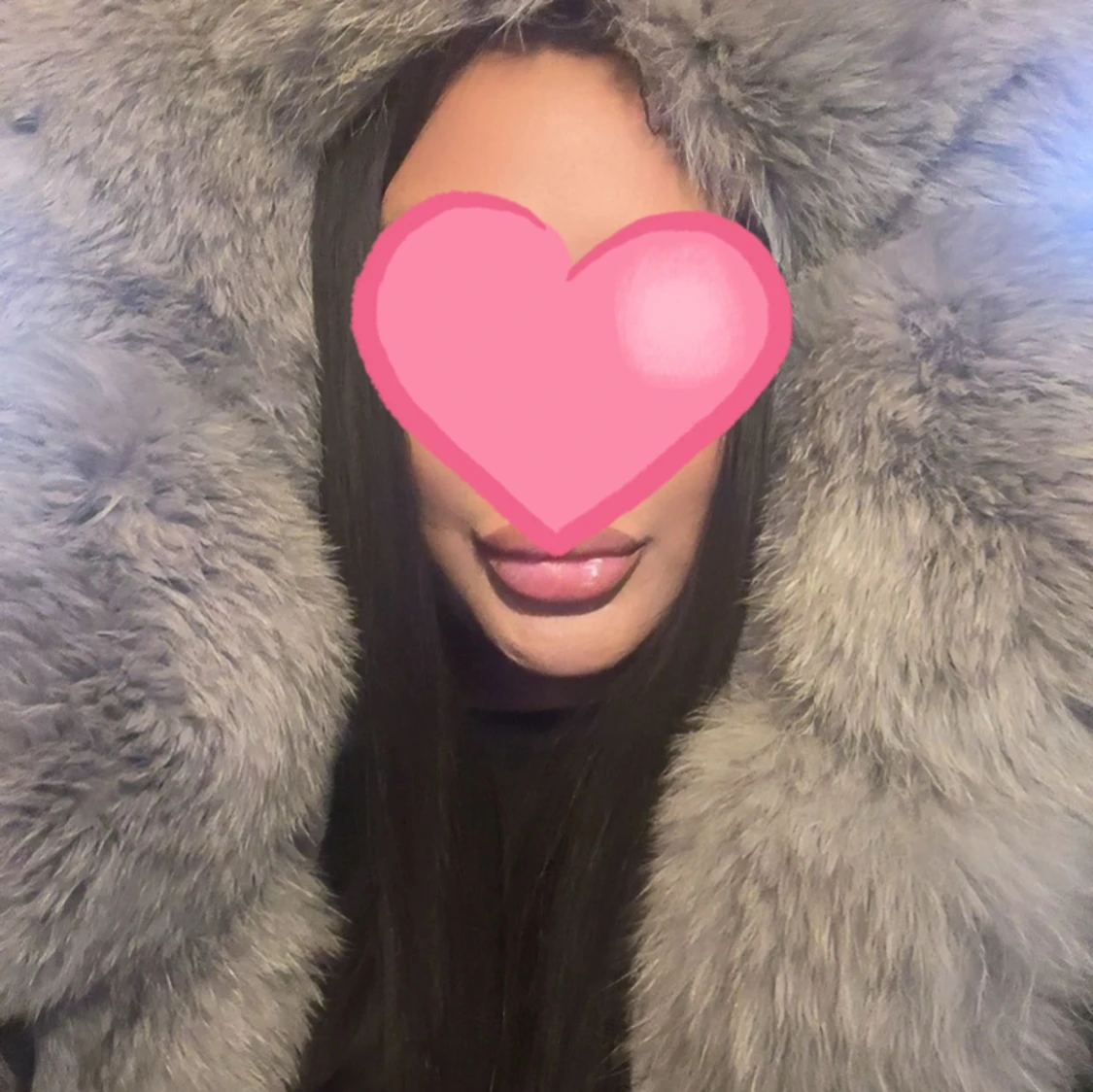 Svart pälsjacka med fluffig grå päls - 2