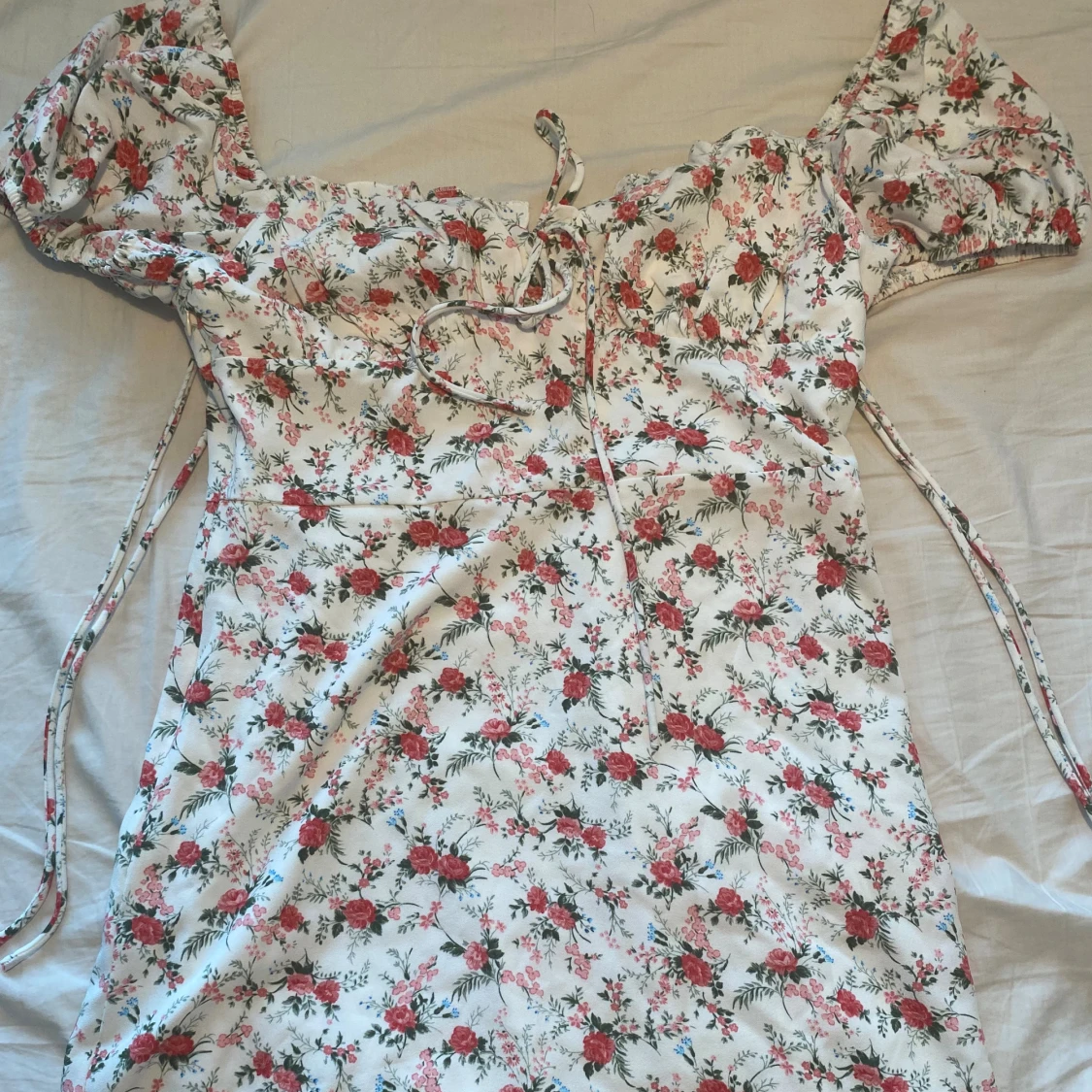 Blommig kortklänning🌹 - 2