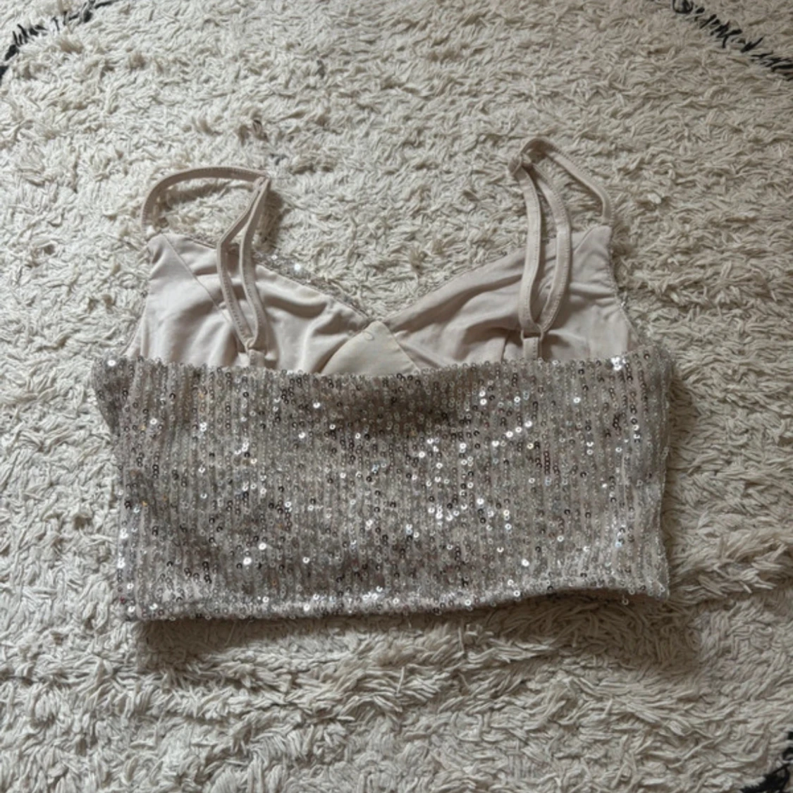 Glittrig paljettopp från Amisu XS - 1