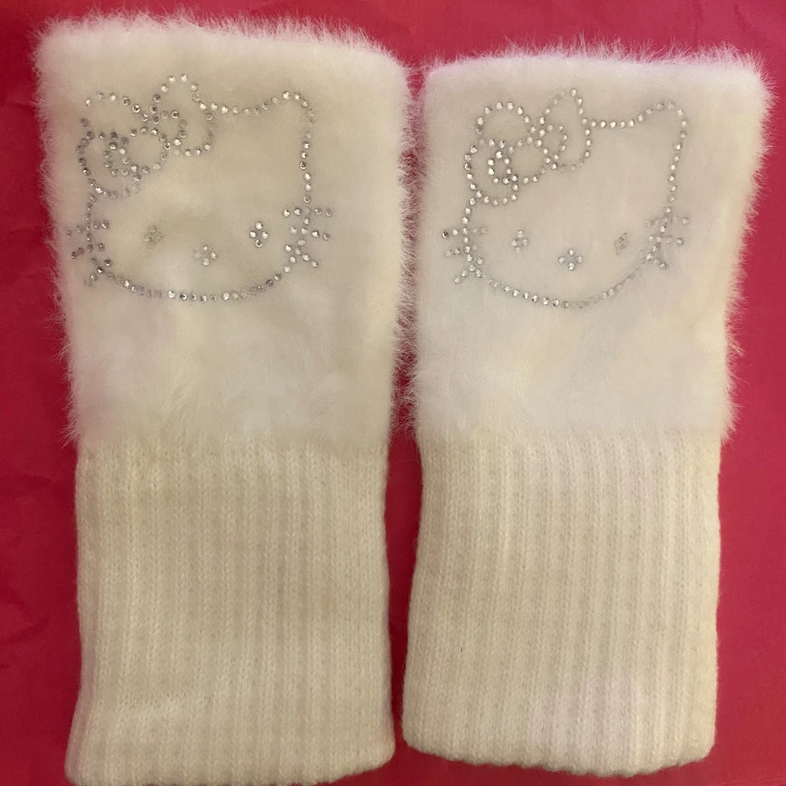 Vita Hello Kitty vantar