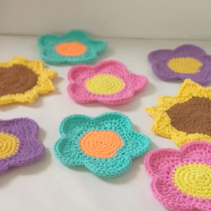 Virkade Glasunderlägg/ Coasters - Virkade glasunderlägg, 80kr styck. Handgjorda av mig.