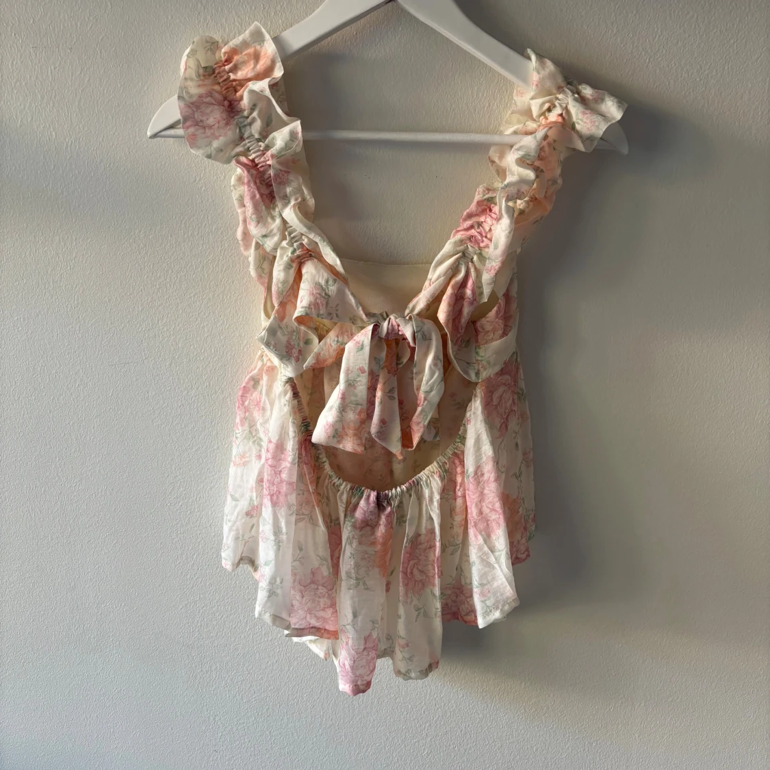 Söt topp med öppen rygg från hm