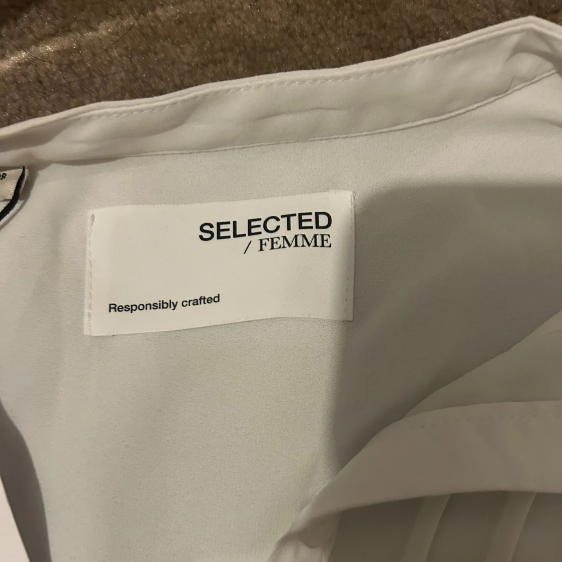 Vit blus från Selected Femme, strl 38 - 1