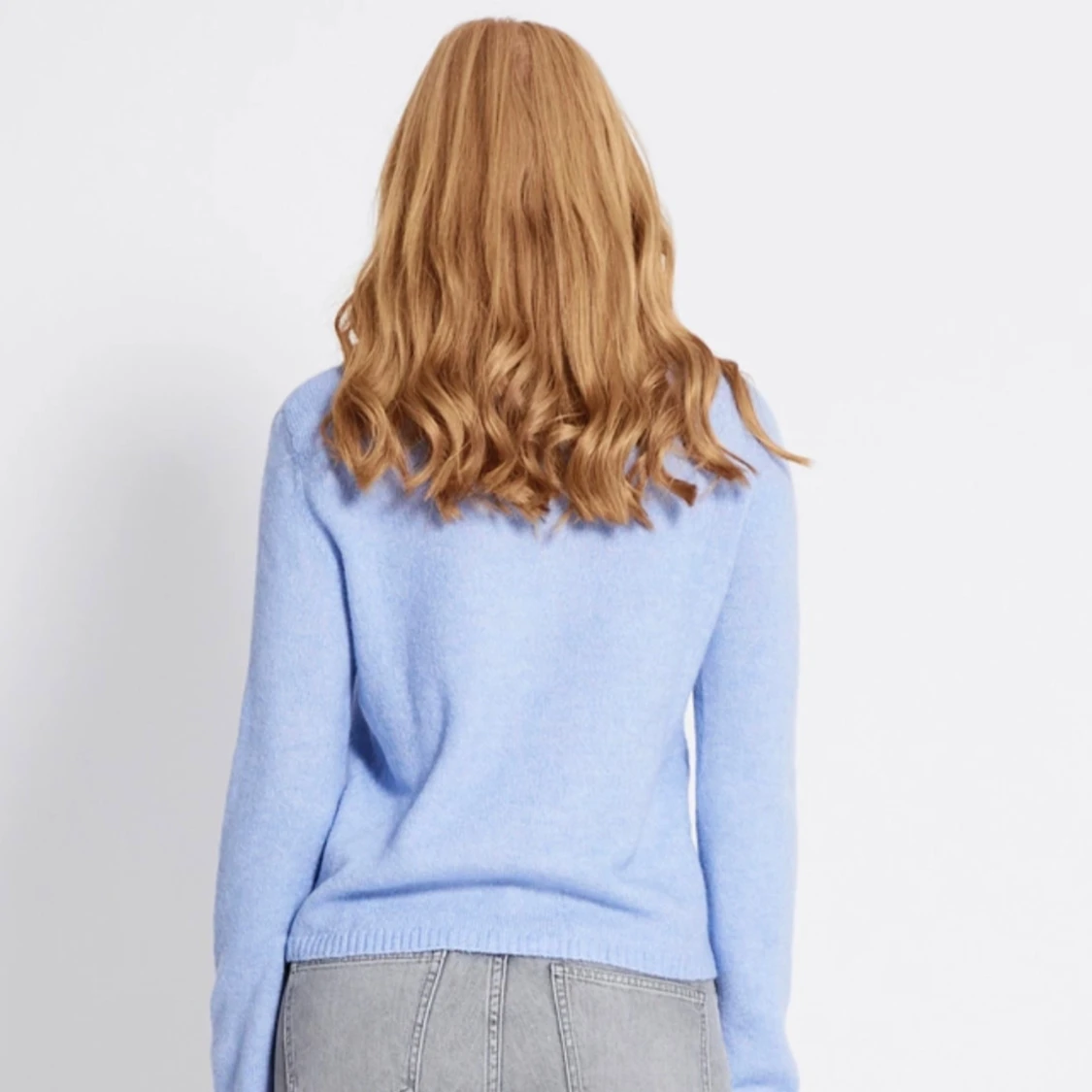 Ljusblå stickad kofta med knappar - 1