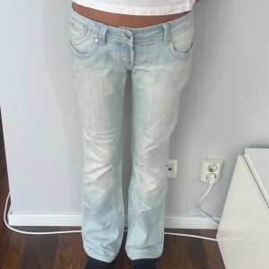 Ljusblå jeans - Ljusblå jeans 