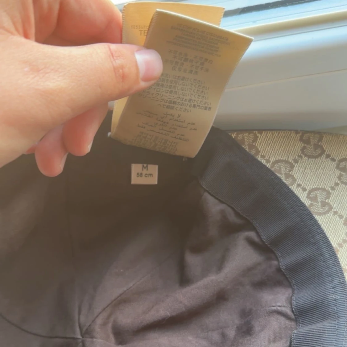 Gucci keps med GG-mönster och läderdetalj - 2