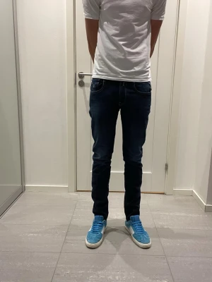 Replay Anbass Jeans - Säljer nu dessa Replay Anbass jeans, W31 o L32, skriv för fler bilder/frågor🙌🏼