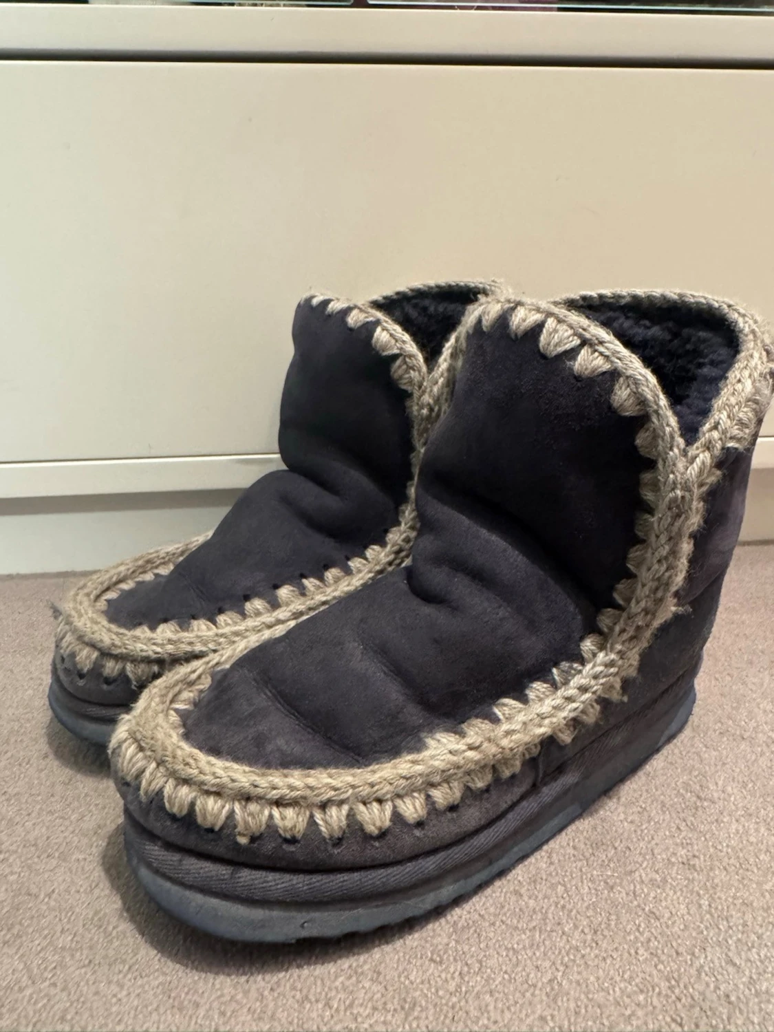 Mou boots i mörkgrå mocka - 1