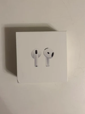 Apple AirPods 4 - Helt ny Apple AirPods 4