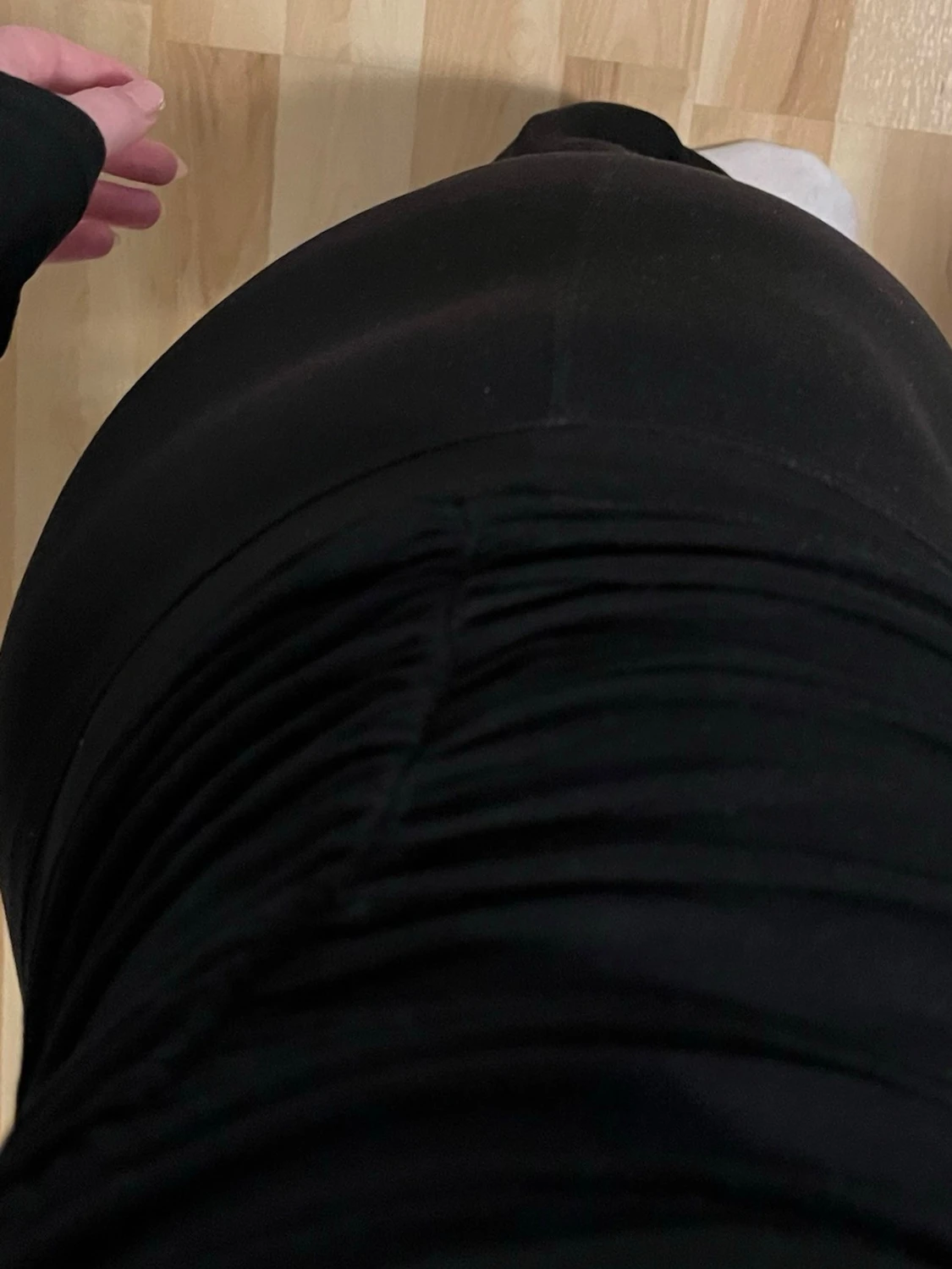 Svart tight tröja med rynk på sidan  - 2