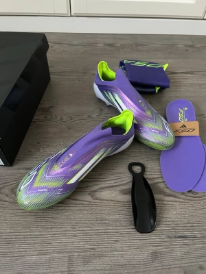 Adidas F50 Elite LL AG fotbollsskor - Säljer ett par Adidas F50 Elite LL AG fotbollsskor.
