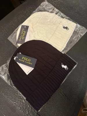 polo mössa - 1 för 580kr, 2 för 1000kr 