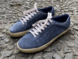 Saint Laurent skor - Tja, kör nu en intressekoll på dessa sprillans nya sällsynta saint Laurent skorna i storlek 41 passar 42. 10/10 skick väldigt snygga! Skriv vid minsta lilla fundering!