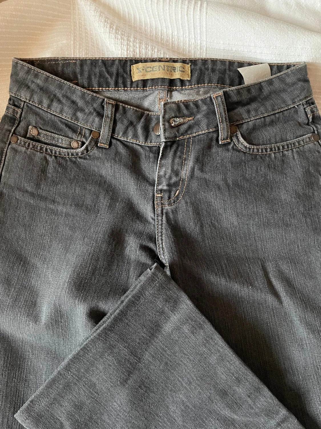 Grå bootcut jeans från X-Centric - 1