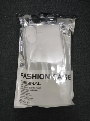 I.P 17, Fashion Case Ultra Slim Mobilskal - Transparent mobilskal i ny förpackning, ultra slim och mjuk känsla. Ger effektivt skydd mot repor och stötar. Passar modeller med dubbla kameror. Perfekt för dig som vill behålla mobilens design och samtidigt skydda den.