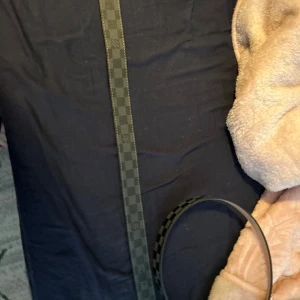 Bälte - Hej säljer min bälte som är 115cm lång och säljer för behöver pengar