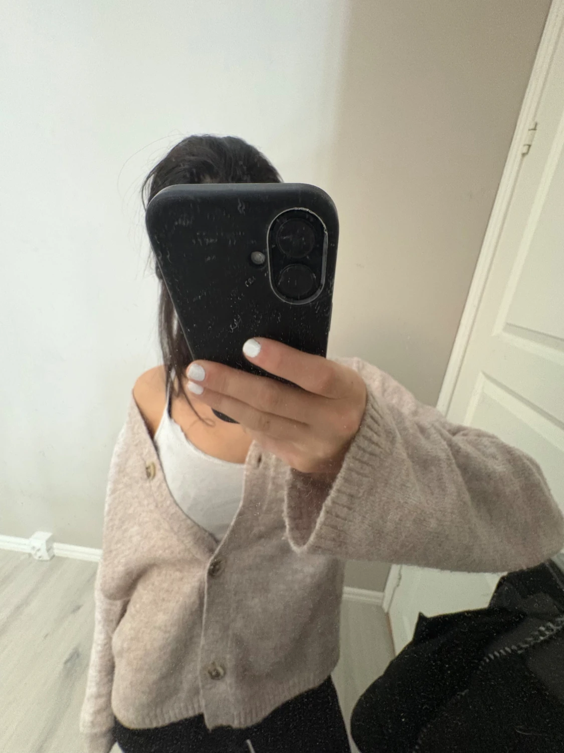 Beige stickad kofta med knappar - 4