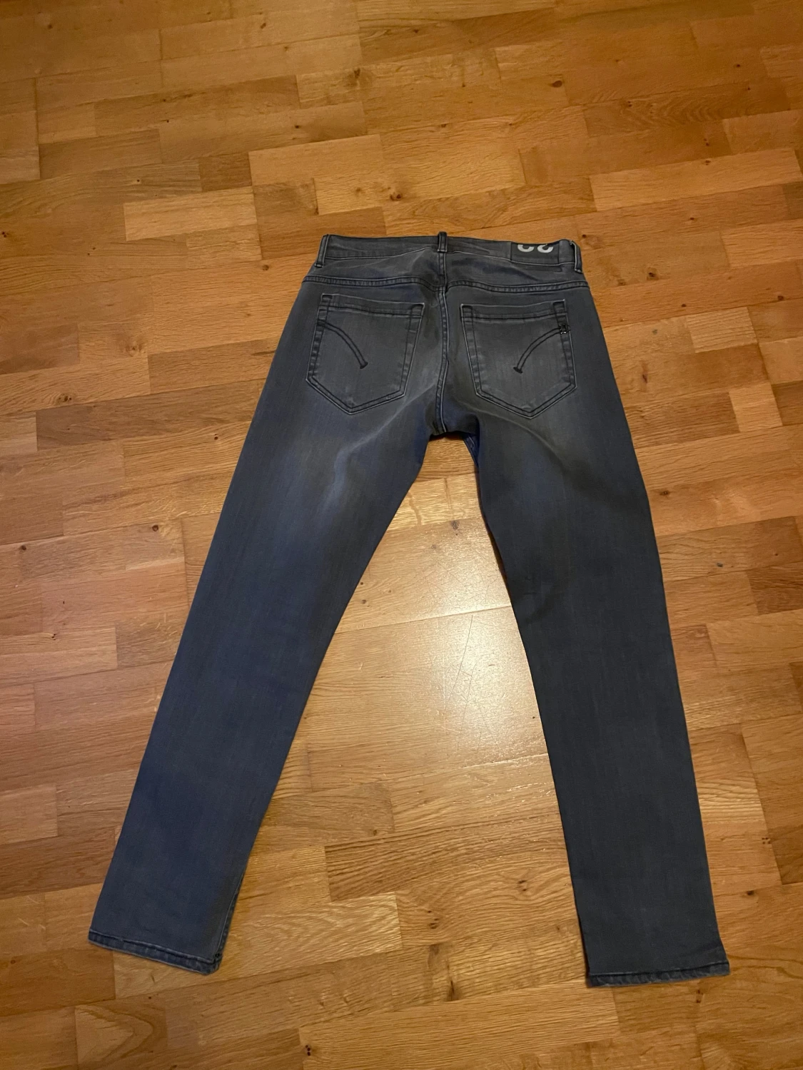 Grå jeans från Dondup - 1