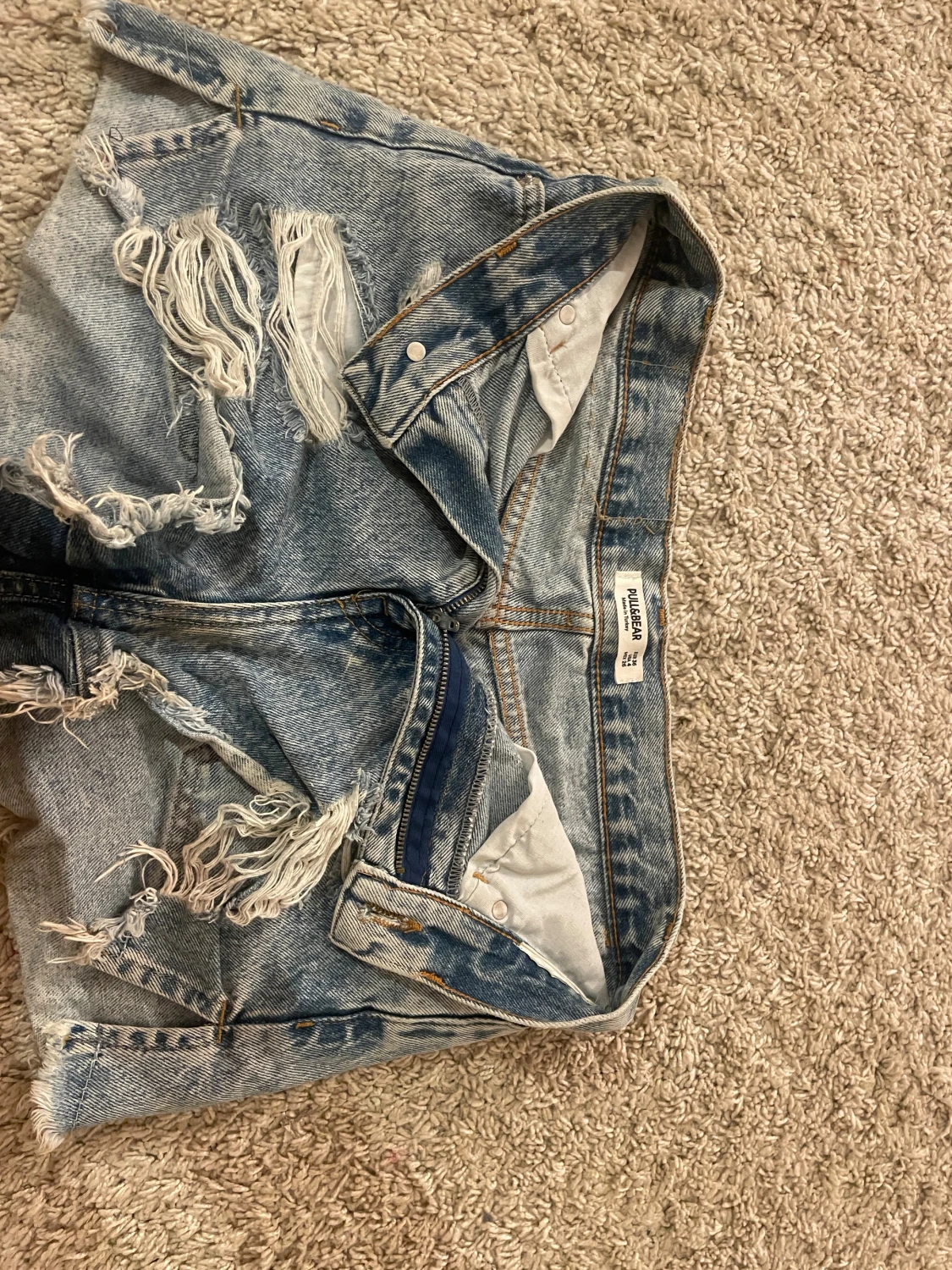 Blåa slitna jeansshorts Pull&Bear