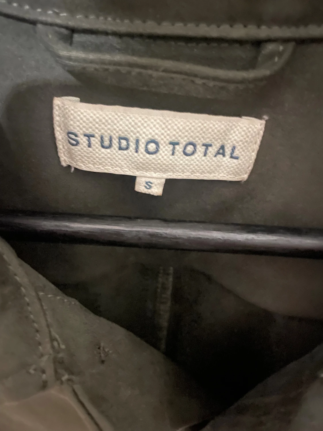 Mörkgrön overshirt från Studio Total - 1