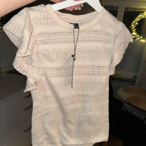 Topp - Söt topp från Vero Moda, helt ny endast testad 🌸