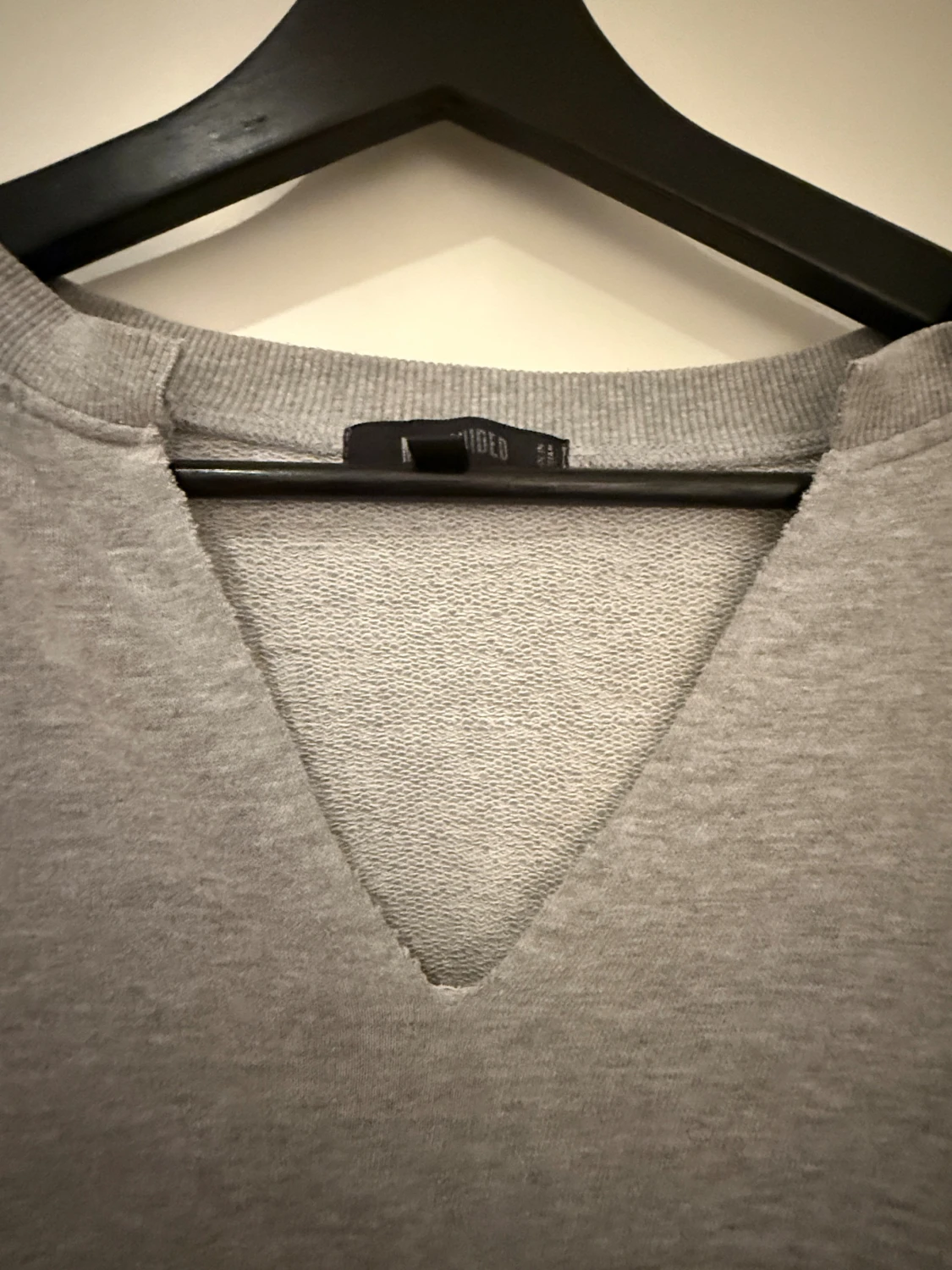 Grå croppad sweatshirt från Missguided - 2