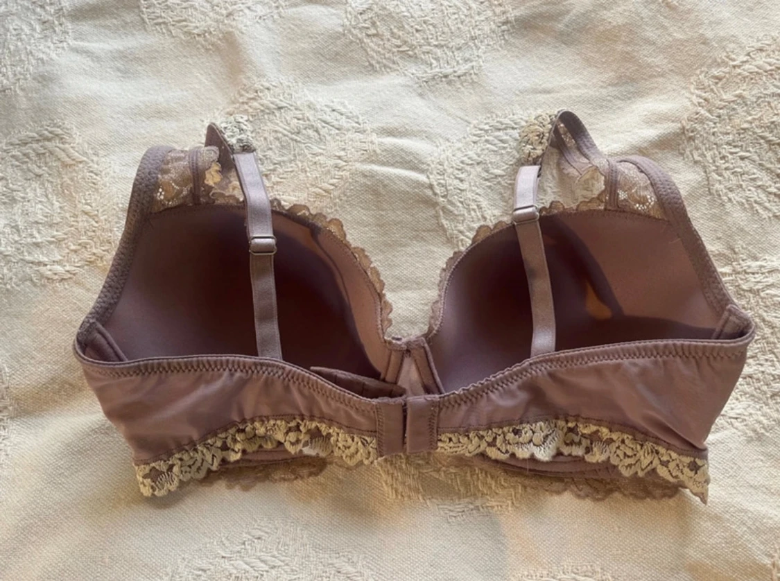 Lila bh med spetsdetaljer - 3