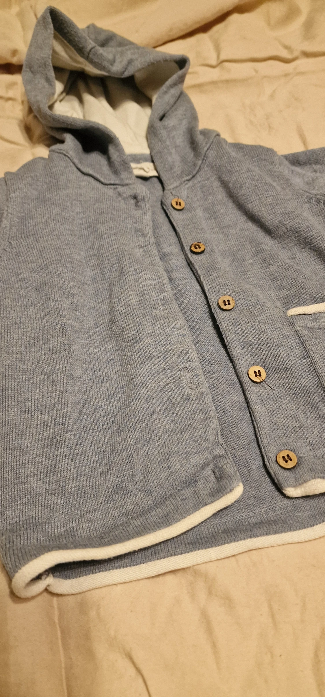 Blå finstickad tröja med knappar - 2