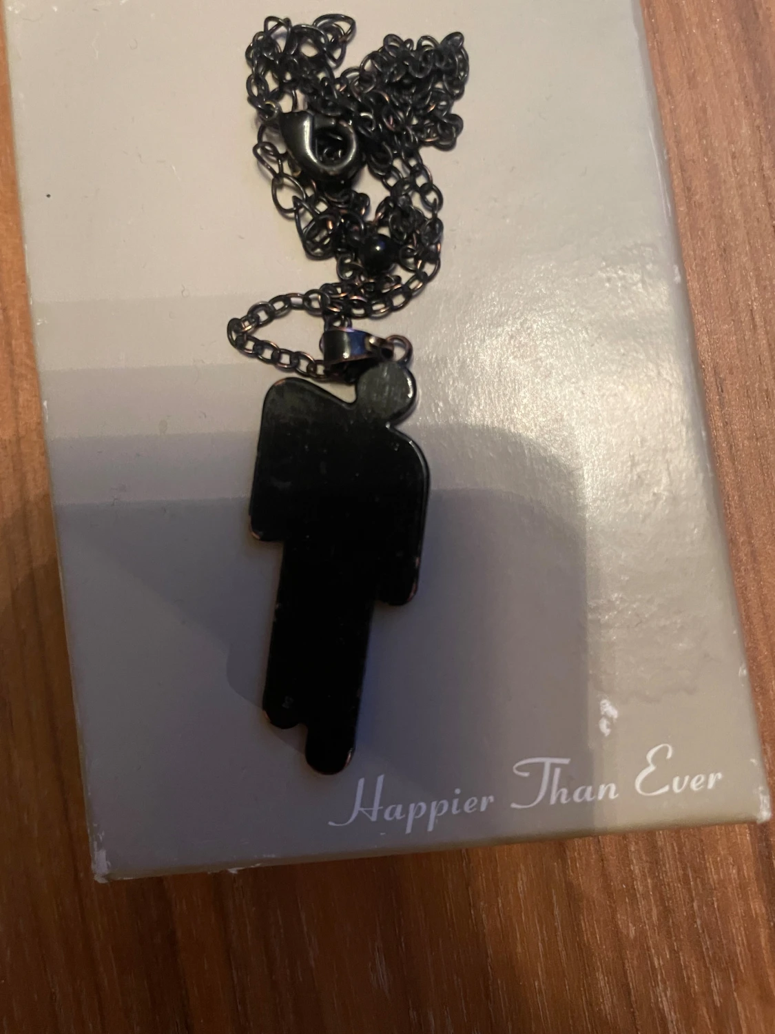 blohsh halsband billie eilish  - 2