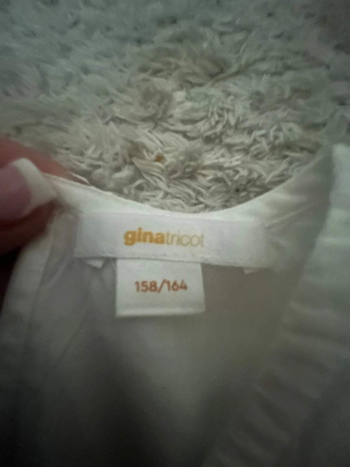 Vit blus från  Gina Tricot. - 1