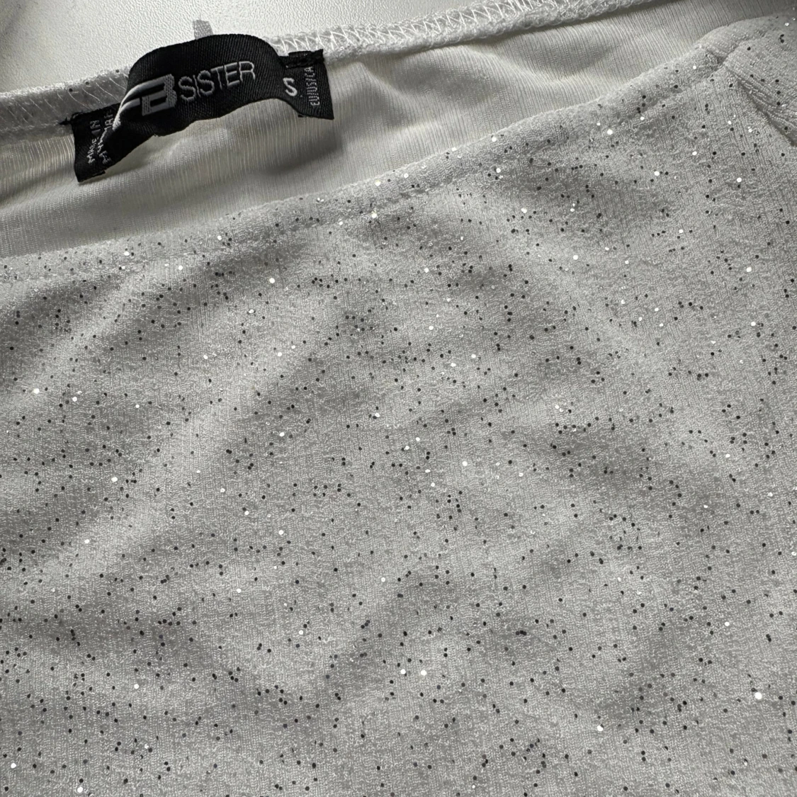 Vit glittrig offshoulder topp  - 2