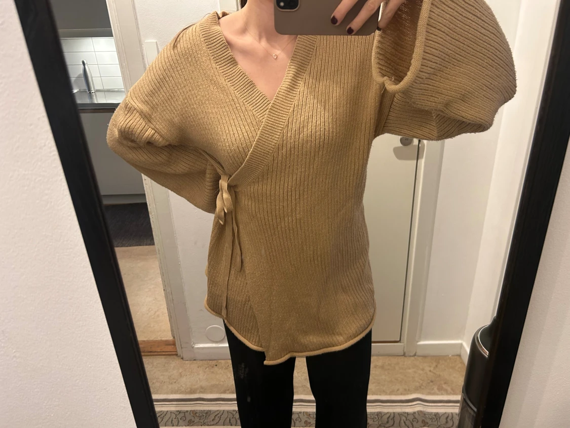 Beige ribbad kofta från NA-KD - 2