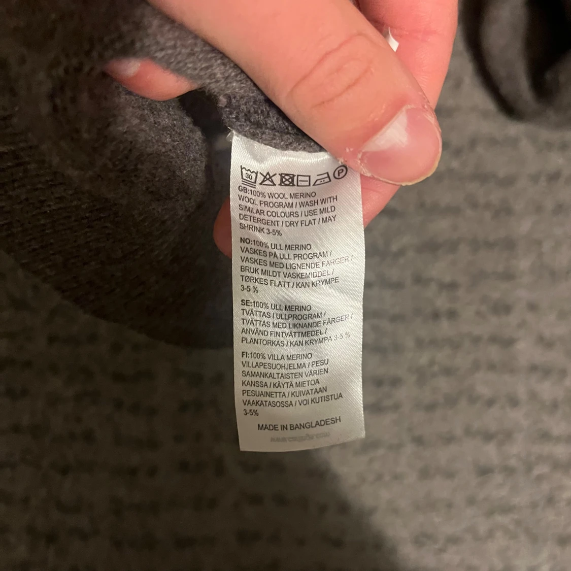 Mörkgrå hoodie i merinoull från Vailent - 3