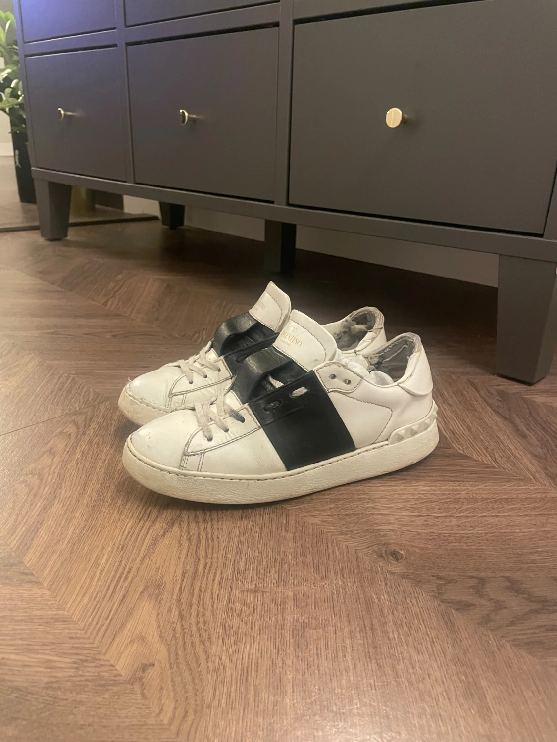 Valentino garvani oppens - 1