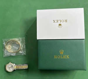 ROX klocka - Bilderna visar en -klocka med tillbehör och förpackning. Om du är intresserad skicka ett medelande så kan jag skicka 8-20 detaljerade bilder 