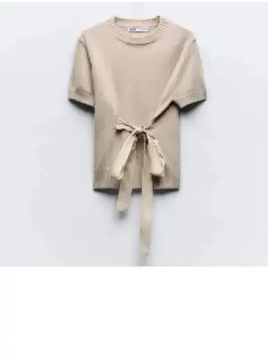 Säljer nu den här tröjan från Zara då jag inte använder dem längre, dne ä fint skick kanske lite sliten, lånade bilder ( skriv för egna)