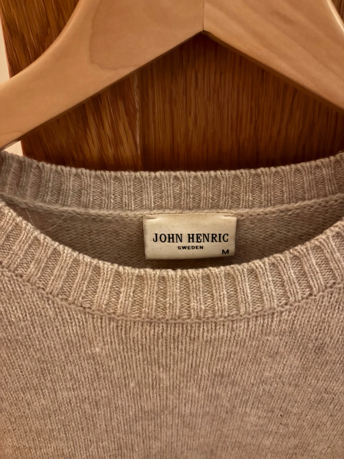 Beige stickad tröja från John Henric - 2
