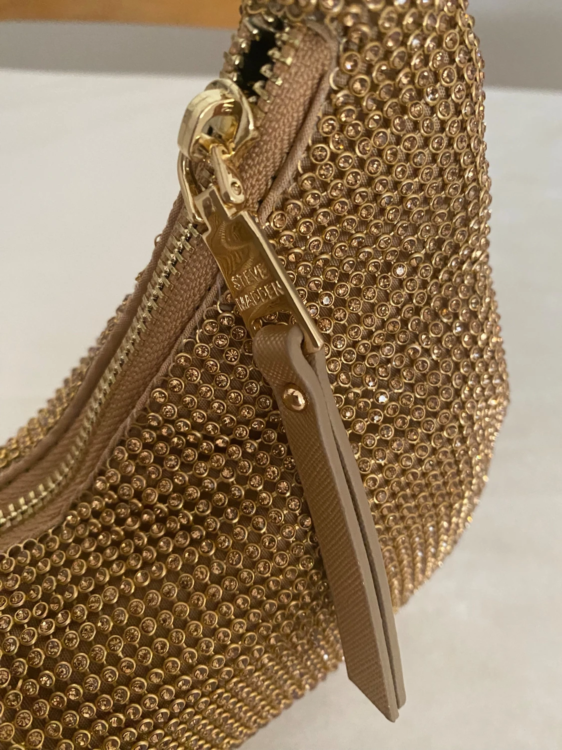 Guldig axelväska från Steve Madden - 5