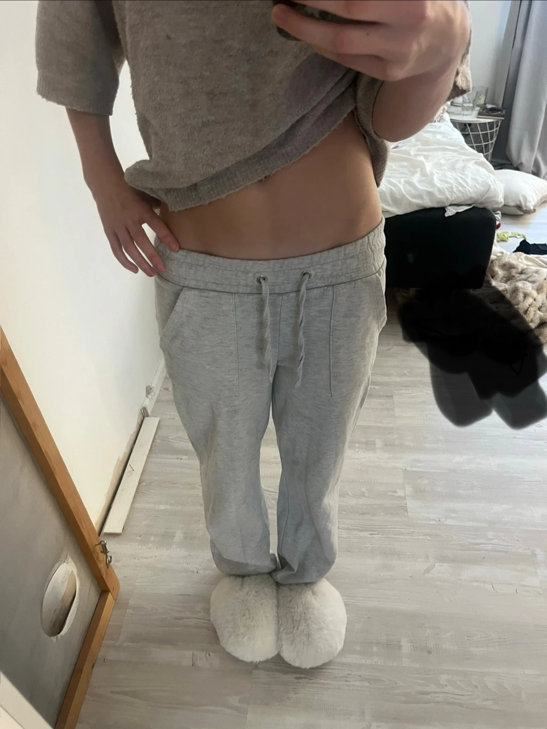 Grå mjukisbyxor med dragsko