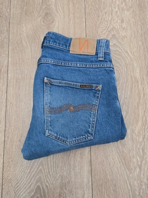Nudie jeans - Snygga Nudie jeans i storlek W31/L32, modell Grim Tim. Superfint skick. Skriv om du undrar något! 😁
