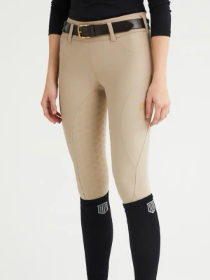 Beige ridbyxor från Maya Delorez - Säljer mina Maya delorez ridbyxor. Dem är helskodda med mobil ficka på ena sidan. 🤍 dem är använda men i väldigt bra skick. Använda max 4/5 gånger!