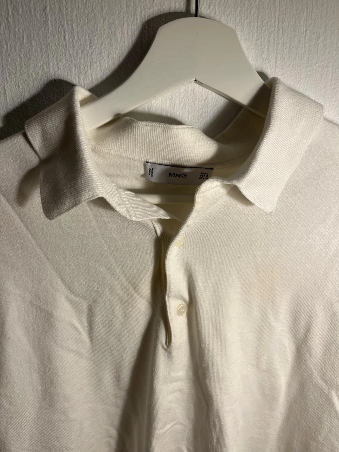 Vit pikétröja från MNG - 1