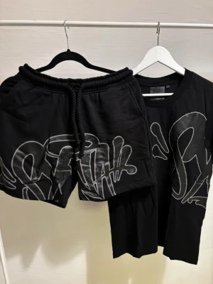 Syna world - Syna world t-shirt med shorts oanvända